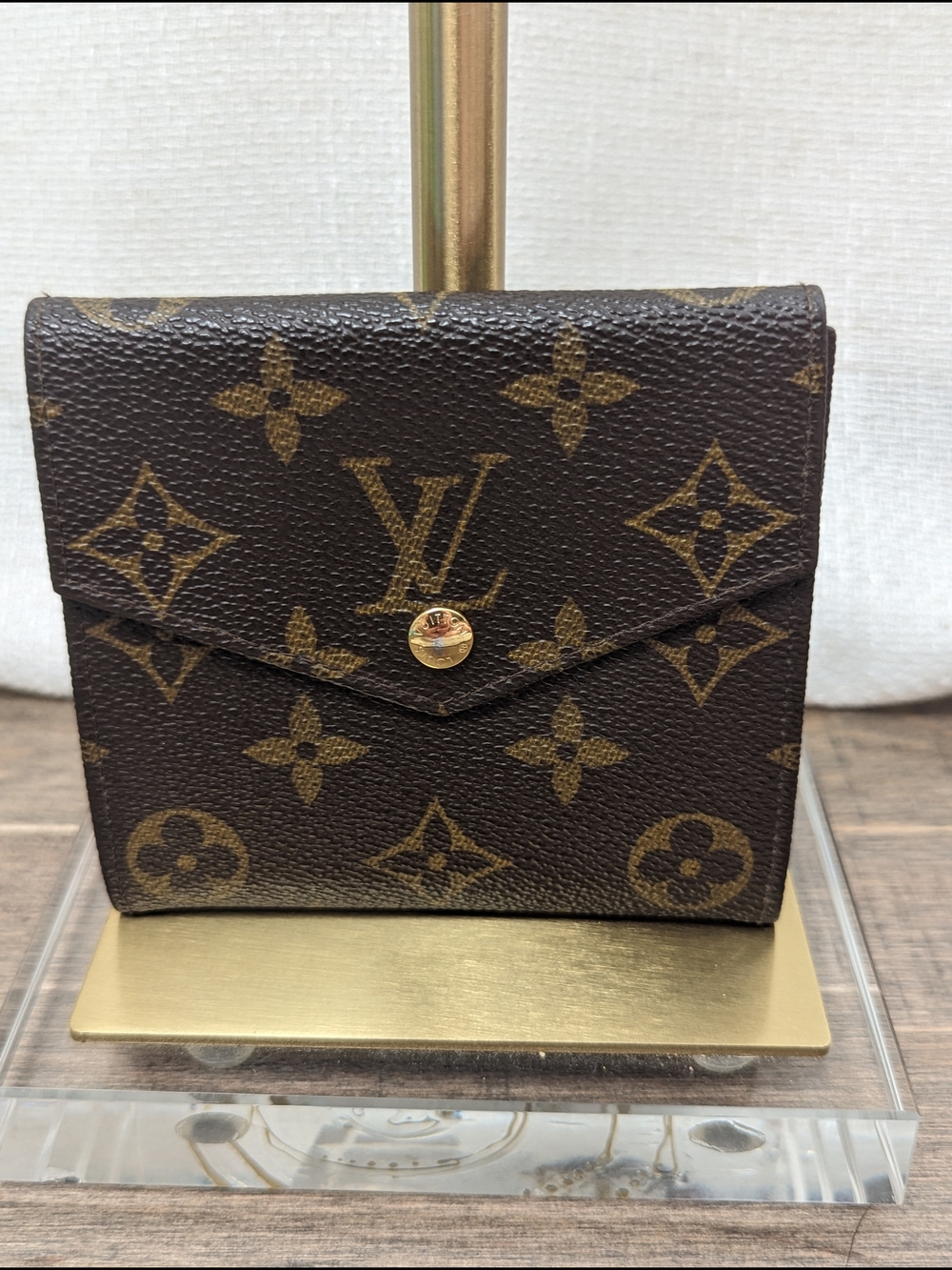 100% Authentic Louis Vuitton Victorine Monogram Wallet W/COA